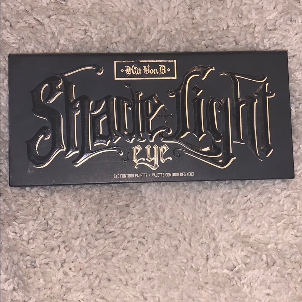 KAT VON D SHADE + LIGHT EYE